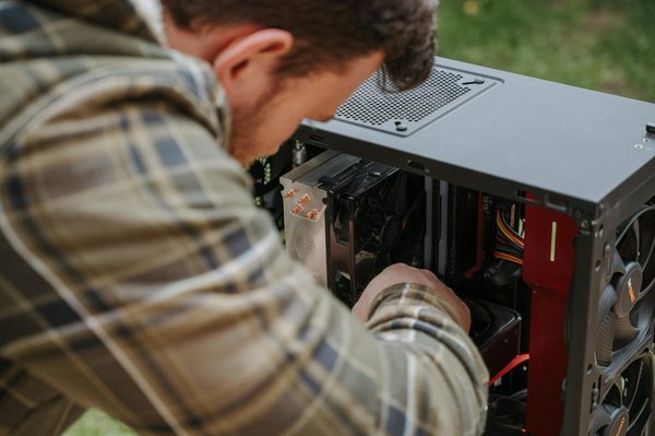Green Tech Innovation: Top Strategies for UK Hardware Makers to Slash Environmental Impact
